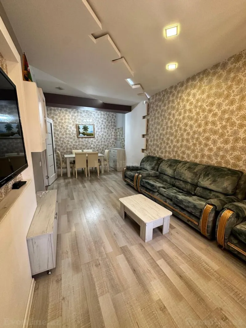 3 otaqlı Mənzil 110 m² Yeni Yasamal Kirayə verilir