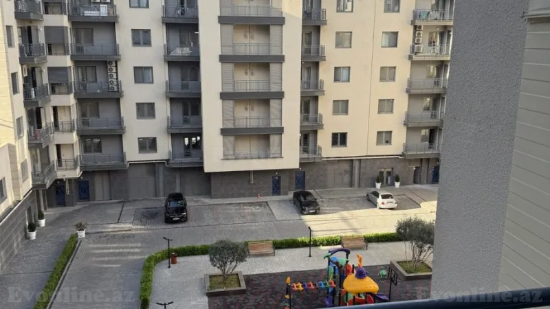 3 otaqlı Mənzil 107 m² Xətai r. Kirayə verilir