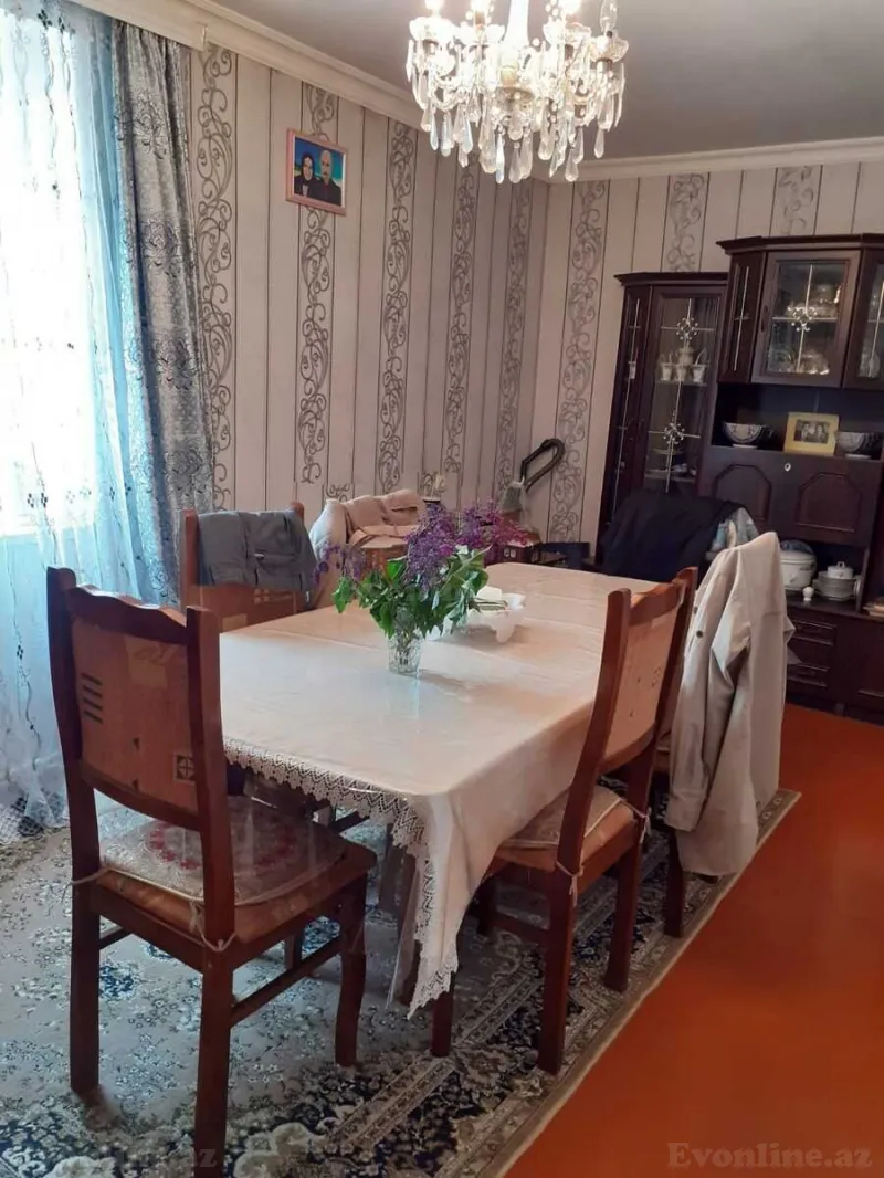 4 otaqlı Mənzil 100 m² Nizami m. Satılır