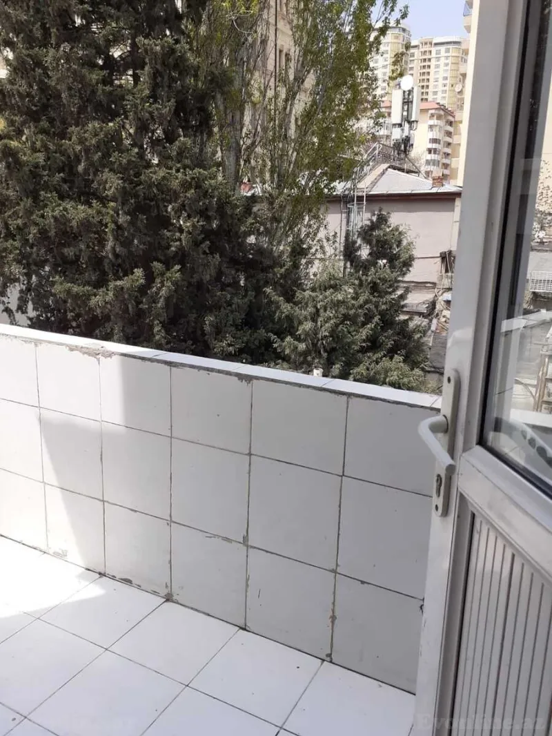 Satılır 4 otaqlı Mənzil Köhnə tikili 100 m² Nizami m. - şəkil 8