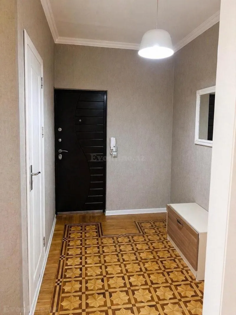 4 otaqlı Mənzil 105 m² 4-cü mikrorayon Satılır