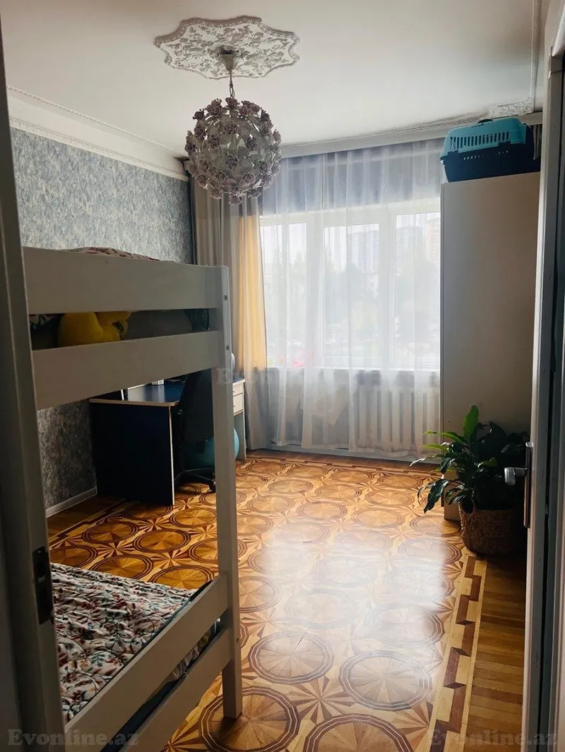Satılır 4 otaqlı Mənzil Köhnə tikili 105 m² 4-cü mikrorayon - şəkil 2