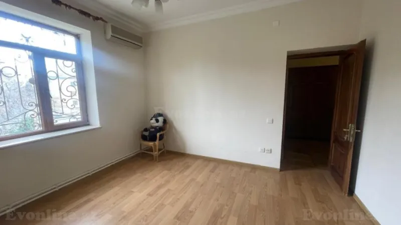 Kirayə verilir 5 otaqlı Mənzil Köhnə tikili 200 m² Nizami m. - şəkil 15