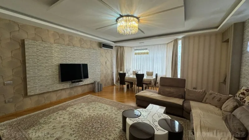 4 otaqlı Mənzil 188 m² 8 Noyabr m. Satılır