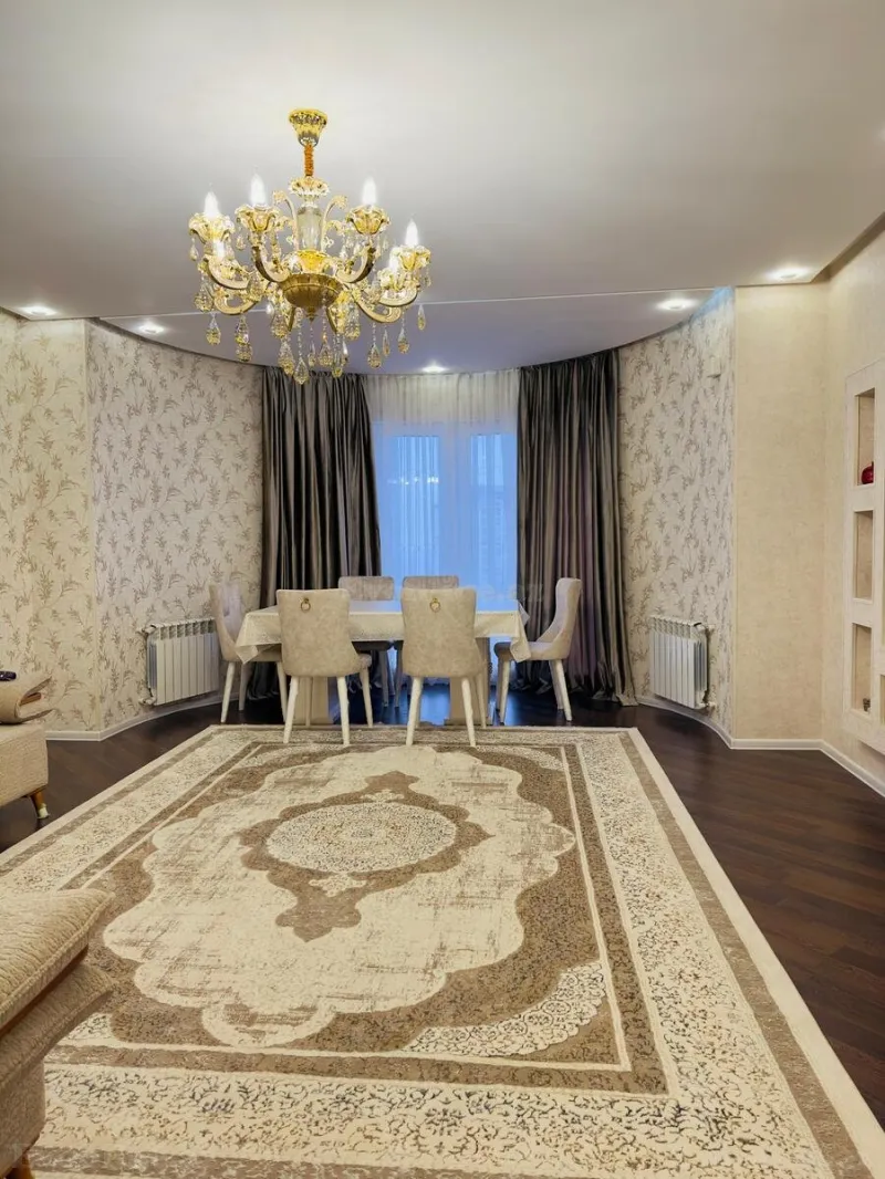 Kirayə verilir 3 otaqlı Mənzil Yeni tikili 120 m² 8 Noyabr m.