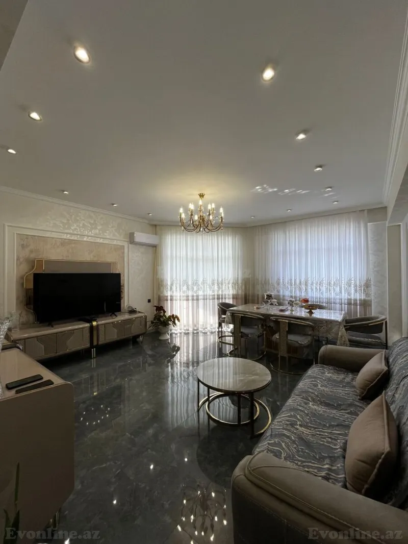 4 otaqlı Mənzil 170 m² Xətai r. Satılır