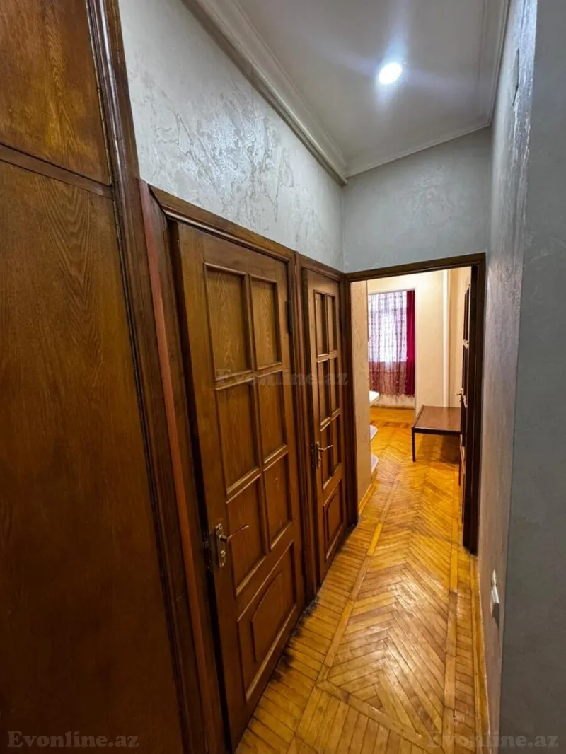 Satılır 2 otaqlı Mənzil Köhnə tikili 75 m² Gənclik m. - şəkil 8