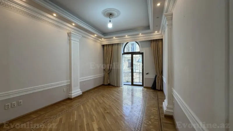 Satılır 3 otaqlı Mənzil Köhnə tikili 95 m² Sahil m. - şəkil 2