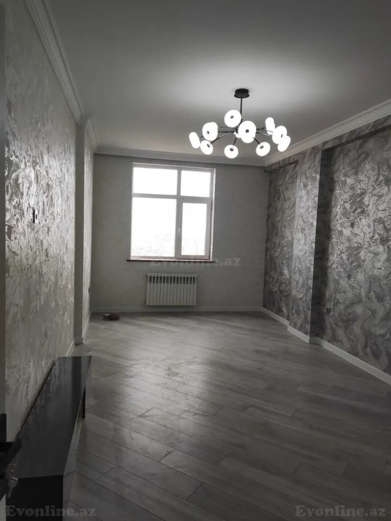 2 otaqlı Mənzil 93 m² İnşaatçılar m. Satılır