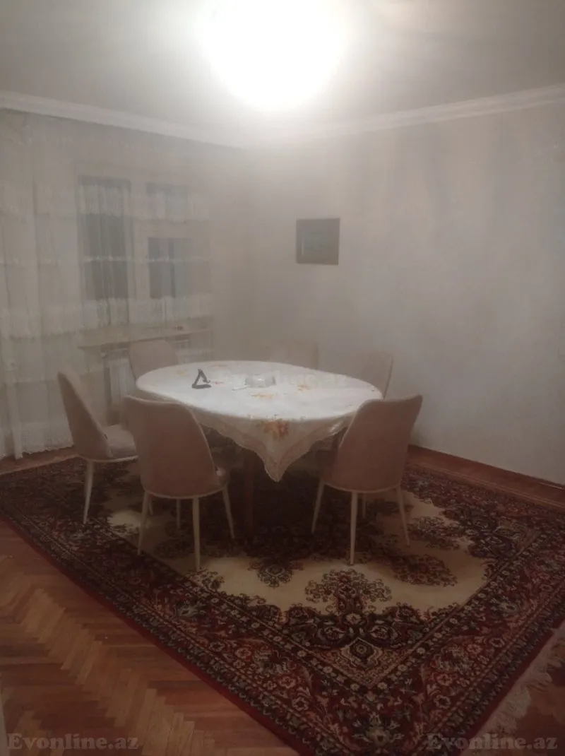 Satılır 4 otaqlı Mənzil Köhnə tikili 100 m² Elmlər Akademiyası m.