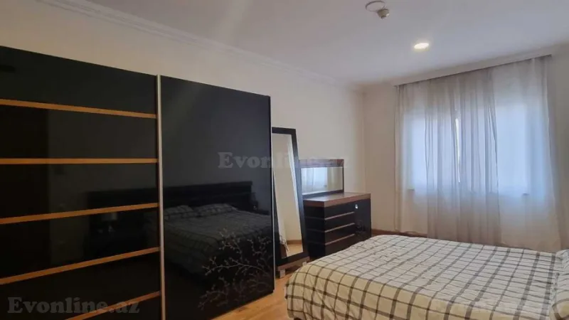 Kirayə verilir 4 otaqlı Mənzil Yeni tikili 200 m² 28 May m. - şəkil 9