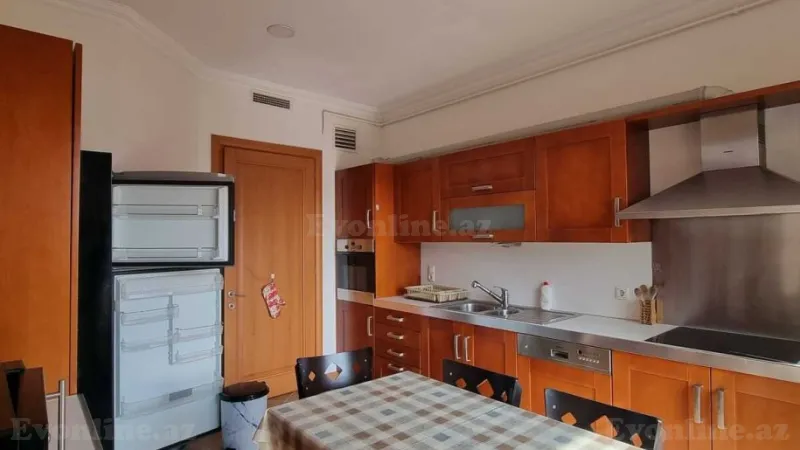 Kirayə verilir 4 otaqlı Mənzil Yeni tikili 200 m² 28 May m. - şəkil 12