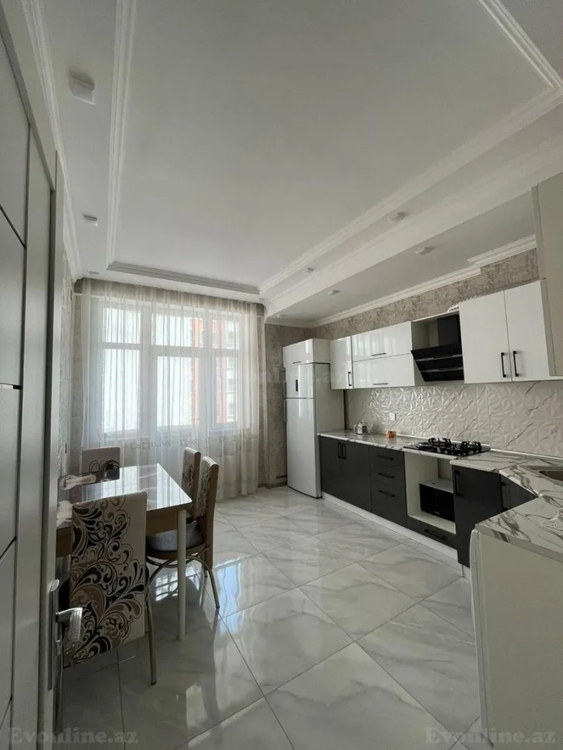 2 otaqlı Mənzil 100 m² Xətai m. Kirayə verilir