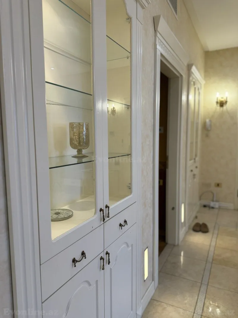 Satılır 4 otaqlı Mənzil Yeni tikili 180 m² Nizami m. - şəkil 6