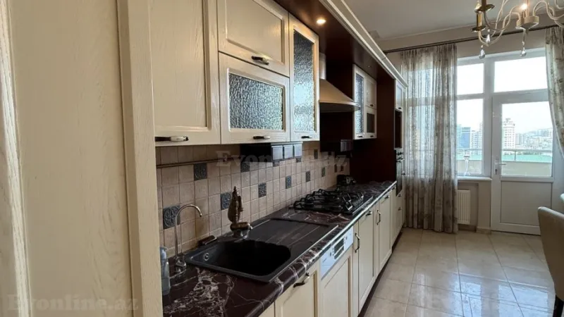 Satılır 4 otaqlı Mənzil Yeni tikili 180 m² Nizami m. - şəkil 8