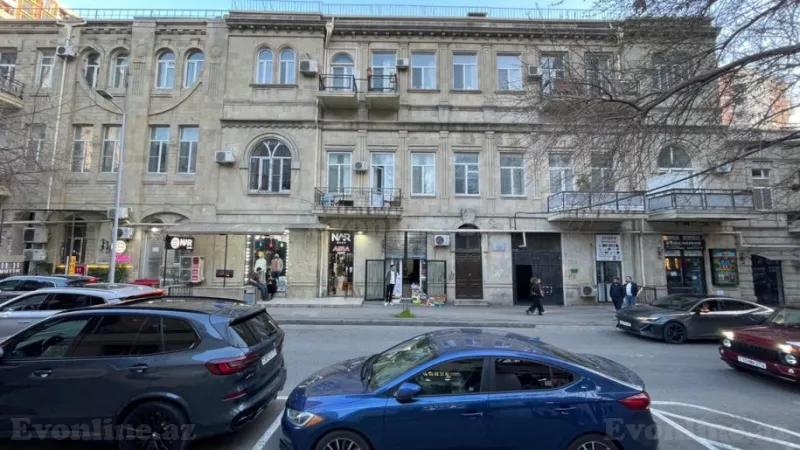 3 otaqlı Mənzil 85 m² 28 May m. Kirayə verilir