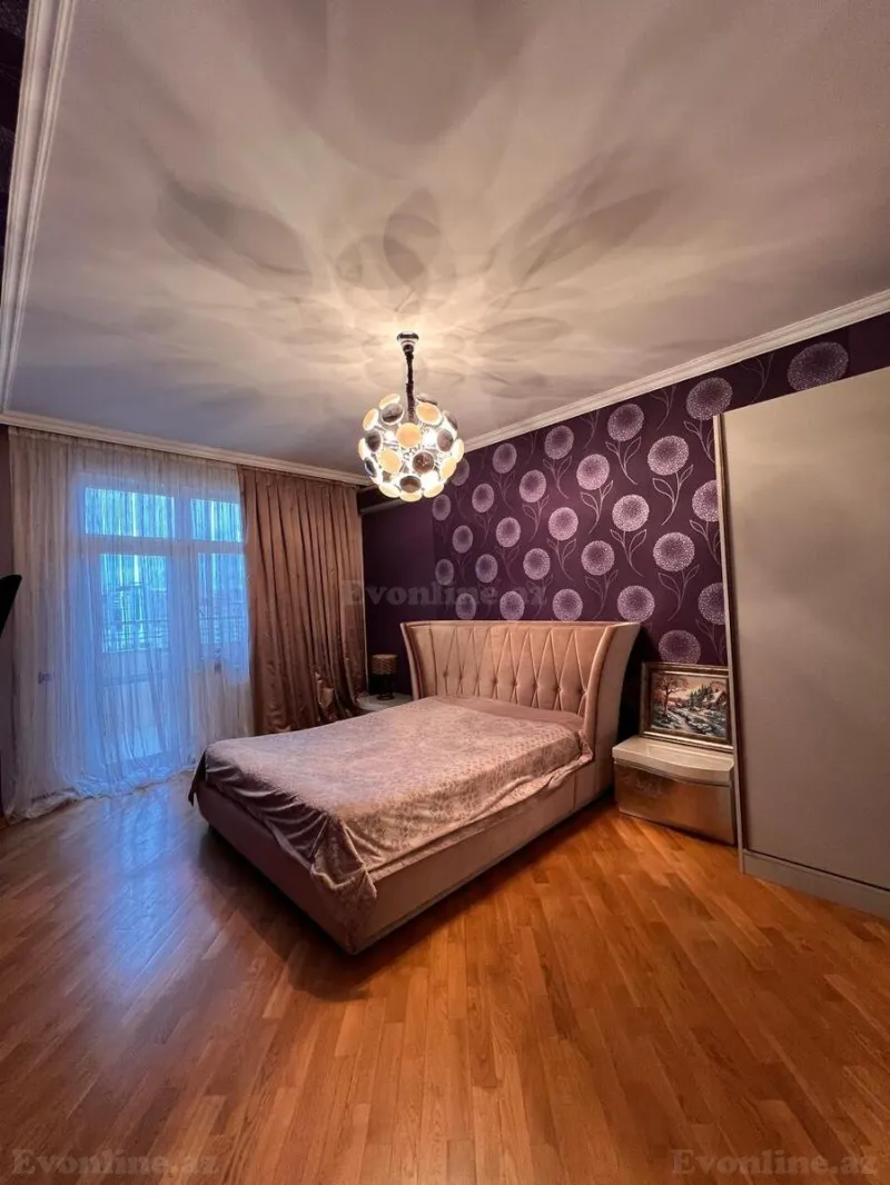 2 otaqlı Mənzil 102 m² 28 May m. Kirayə verilir