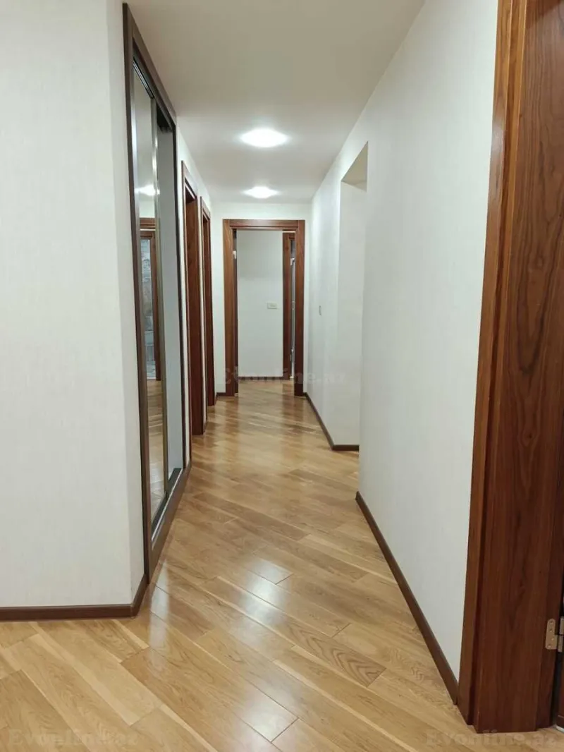Kirayə verilir 4 otaqlı Mənzil Yeni tikili 190 m² 28 May m. - şəkil 17