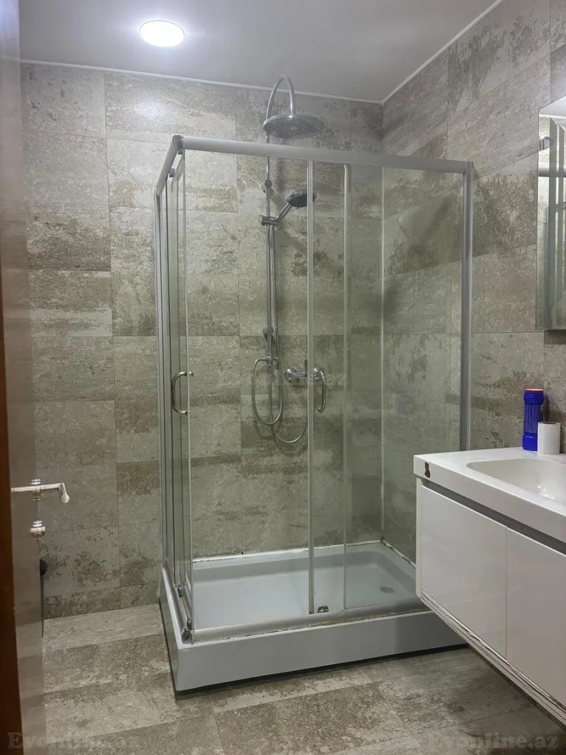 Kirayə verilir 4 otaqlı Mənzil Yeni tikili 190 m² 28 May m. - şəkil 22