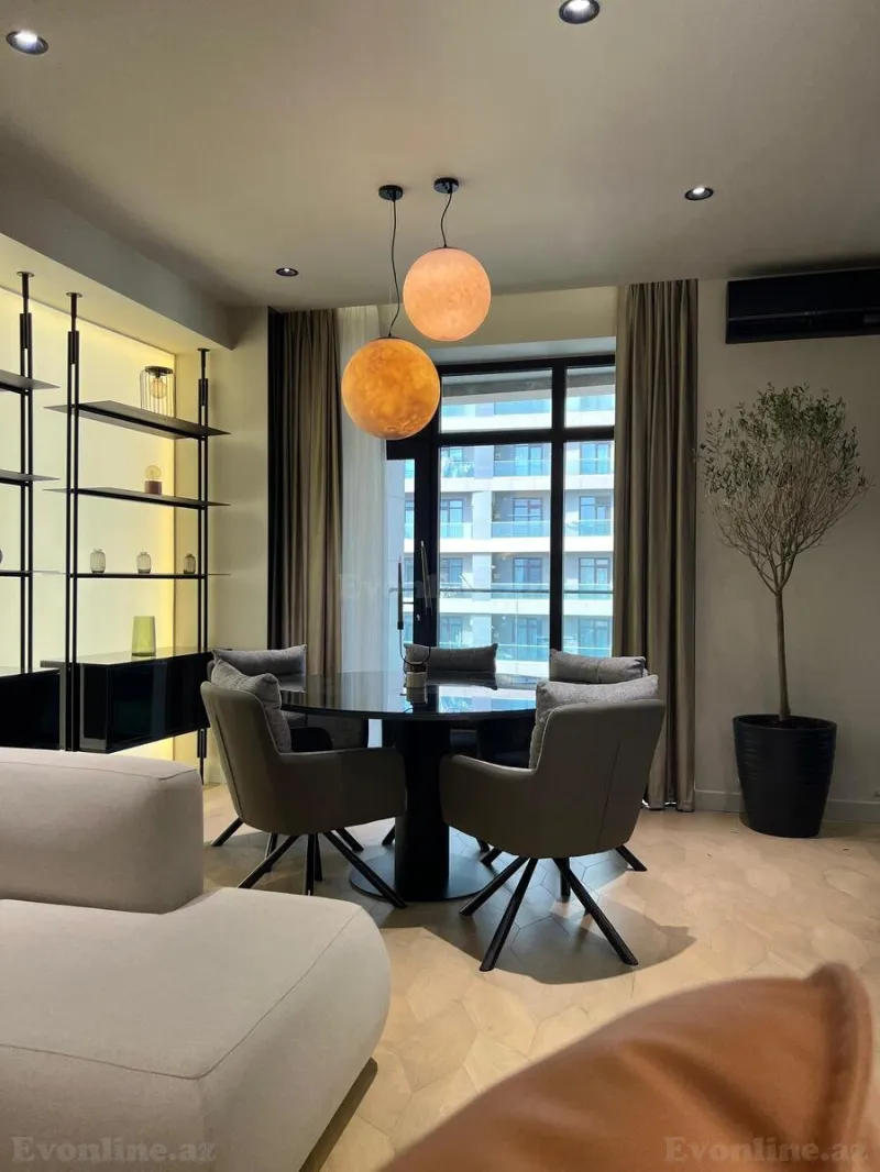 Satılır 3 otaqlı Mənzil Yeni tikili 148 m² 8 Noyabr m. - şəkil 2