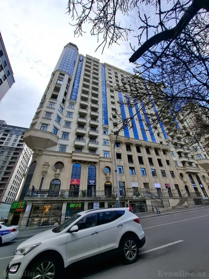 3 otaqlı Mənzil 120 m² 28 May m. Kirayə verilir