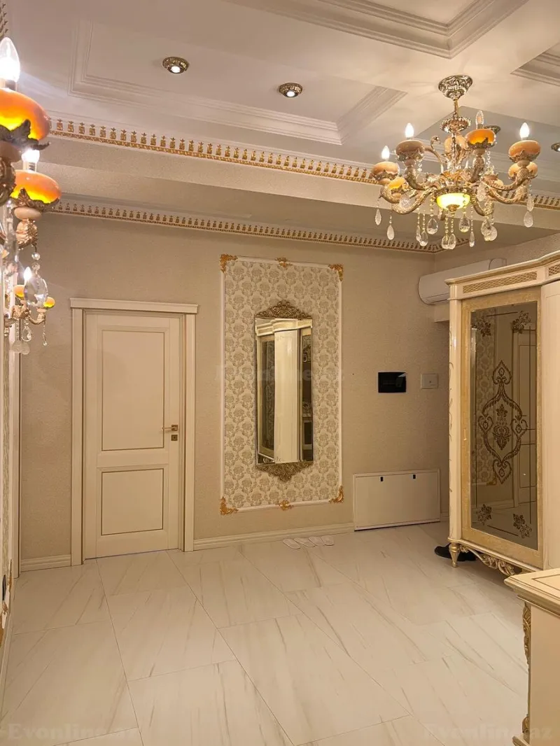 3 otaqlı Mənzil 121 m² Xətai r. Satılır