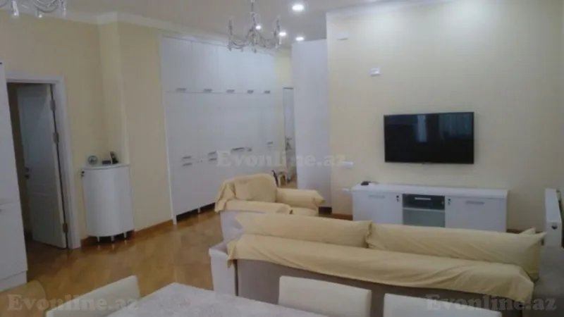 3 otaqlı Mənzil 120 m² Yasamal Kirayə verilir