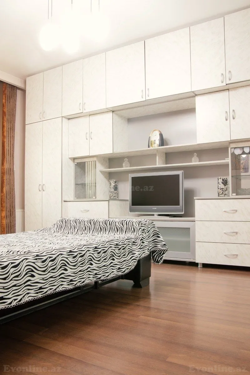 Kirayə verilir 3 otaqlı Mənzil Yeni tikili 110 m² Sahil m. - şəkil 12