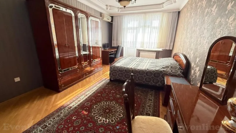 Kirayə verilir 4 otaqlı Mənzil Yeni tikili 200 m² Nizami m. - şəkil 7