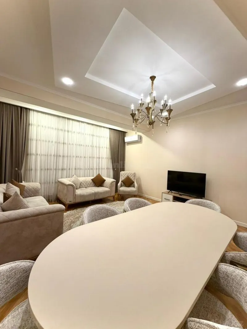 Satılır 3 otaqlı Mənzil Yeni tikili 130 m² İnşaatçılar m. - şəkil 3