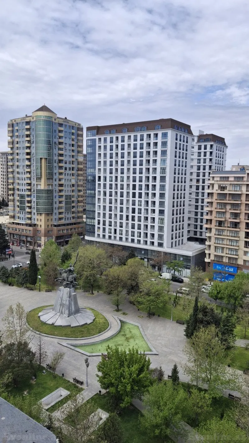 Satılır 4 otaqlı Mənzil Yeni tikili 185 m² Nərimanov r. - şəkil 8