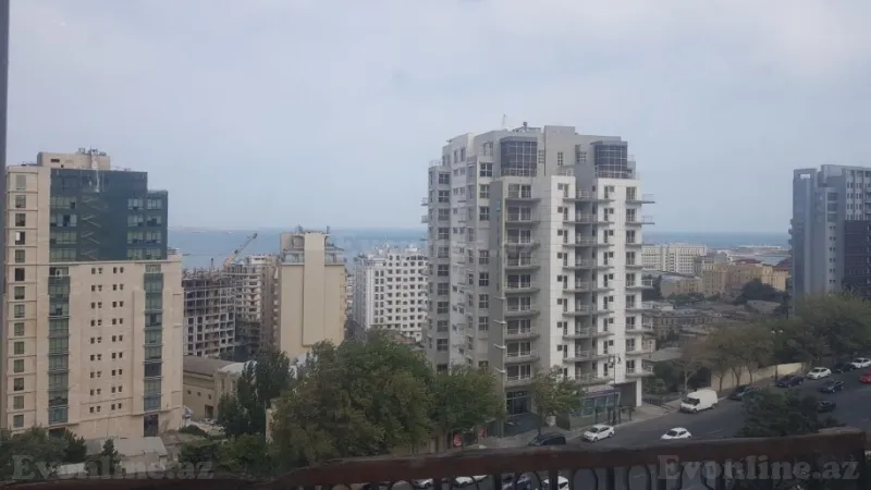 Kirayə verilir 6 otaqlı Mənzil Köhnə tikili 200 m² Yasamal - şəkil 2