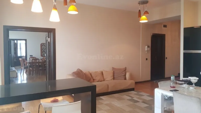 Kirayə verilir 6 otaqlı Mənzil Köhnə tikili 200 m² Yasamal - şəkil 3