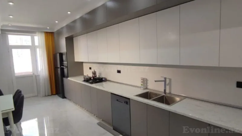 Kirayə verilir 4 otaqlı Mənzil Yeni tikili 180 m² Xətai m. - şəkil 25