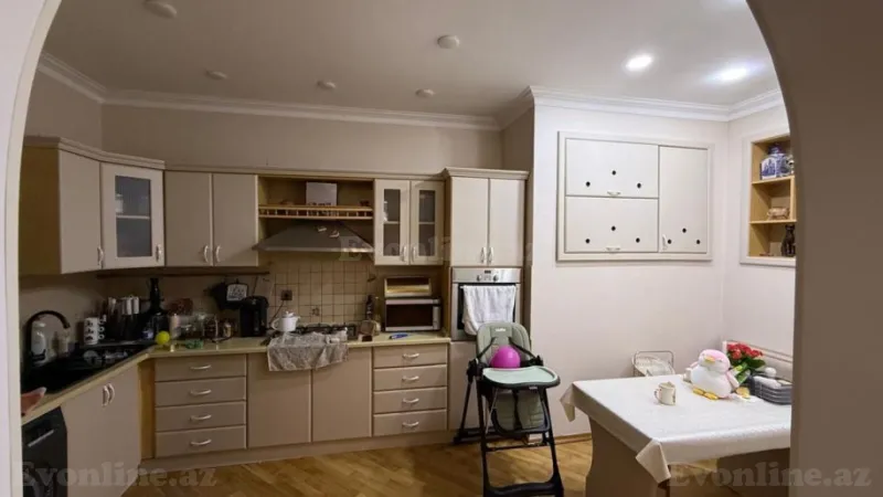 Satılır 3 otaqlı Mənzil Köhnə tikili 130 m² Səbail r. - şəkil 12