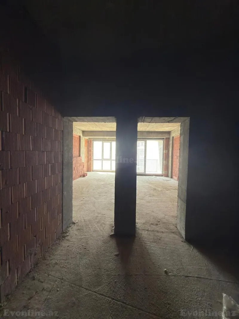 Satılır 2 otaqlı Mənzil Yeni tikili 80 m² Koroğlu m. - şəkil 6