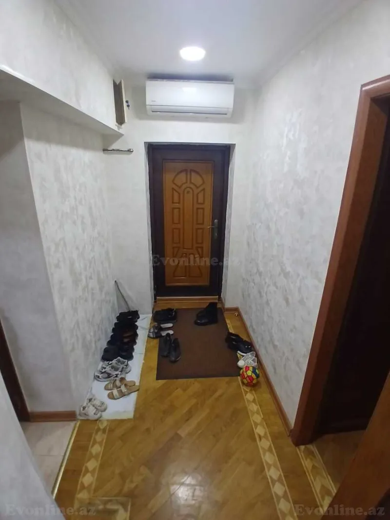 3 otaqlı Mənzil 70 m² 8-ci kilometr Satılır