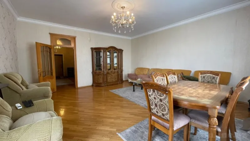 Kirayə verilir 3 otaqlı Mənzil Yeni tikili 130 m² 1-ci mikrorayon - şəkil 2