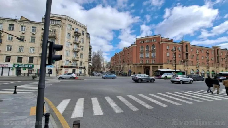 Satılır 3 otaqlı Mənzil Köhnə tikili 75 m² Nəsimi r. - şəkil 9