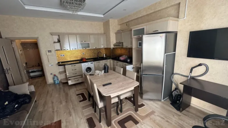 2 otaqlı Mənzil 65 m² Elmlər Akademiyası m. Kirayə verilir