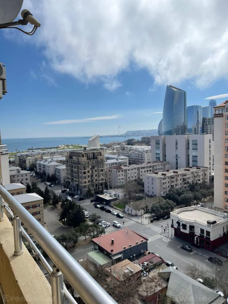 3 otaqlı Mənzil 150 m² Xətai m. Kirayə verilir