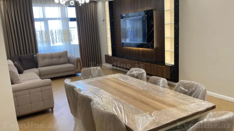 3 otaqlı Mənzil 150 m² 28 May m. Kirayə verilir