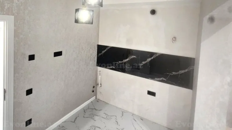 Satılır 2 otaqlı Mənzil Köhnə tikili 65 m² Suraxanı r. - şəkil 4