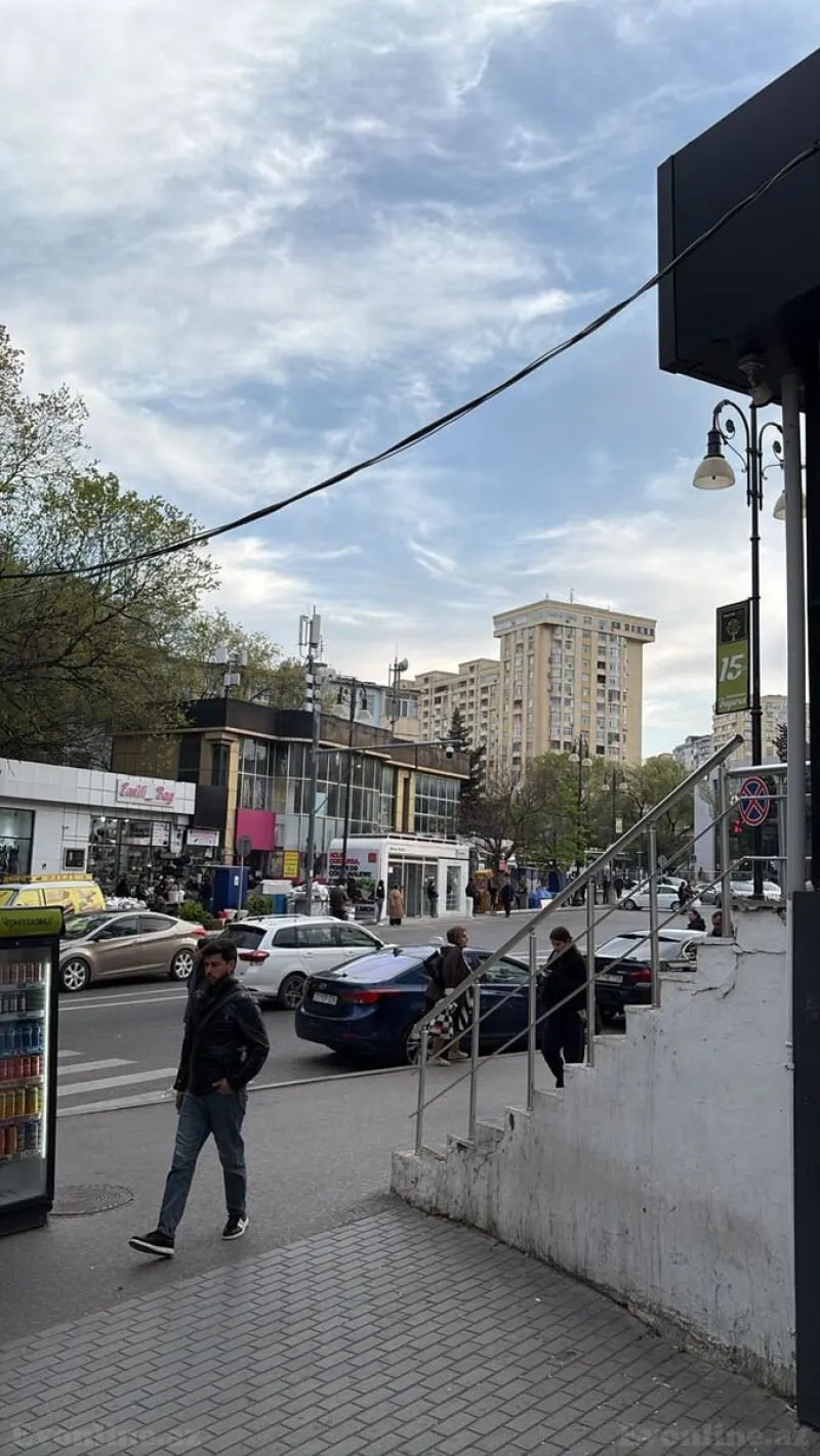 Satılır 3 otaqlı Mənzil Köhnə tikili 60 m² Memar Əcəmi m. - şəkil 3