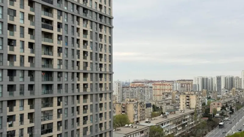 3 otaqlı Mənzil 130 m² Xətai r. Satılır