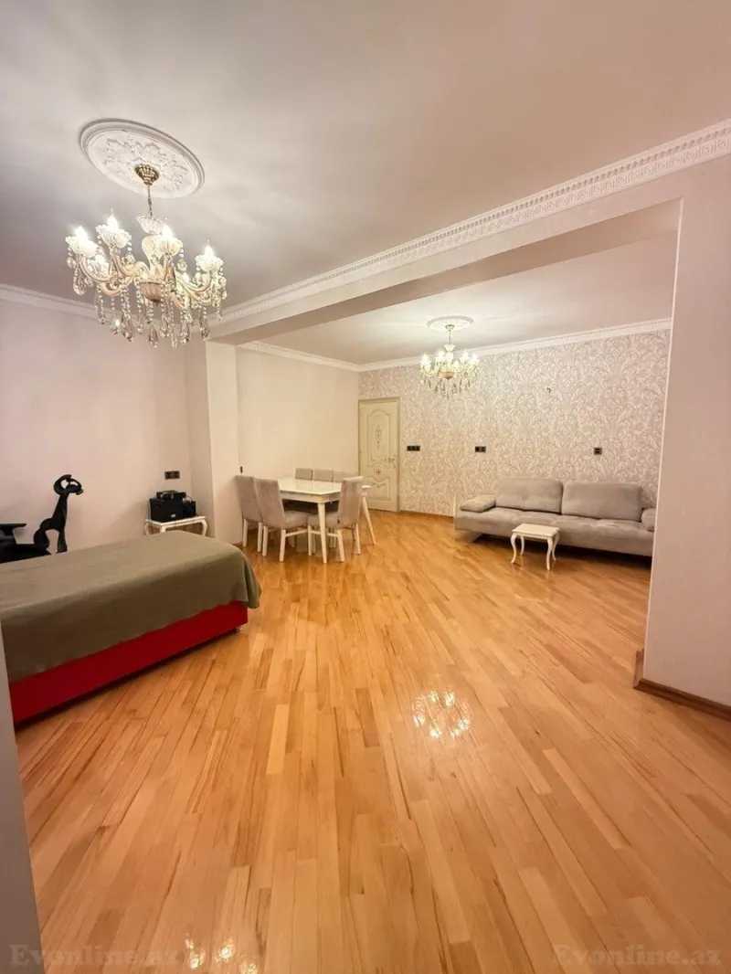 Satılır 5 otaqlı Mənzil Köhnə tikili 120 m² Nərimanov r.