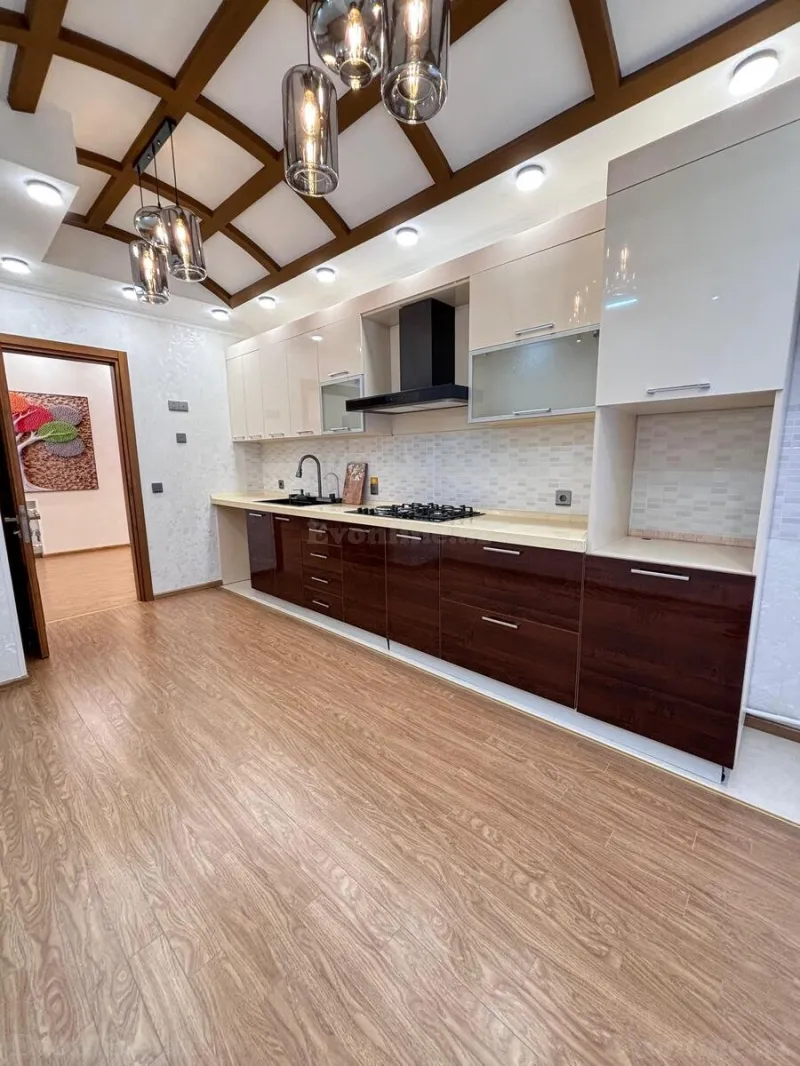 Satılır 3 otaqlı Mənzil Yeni tikili 140 m² Neftçilər m. - şəkil 12