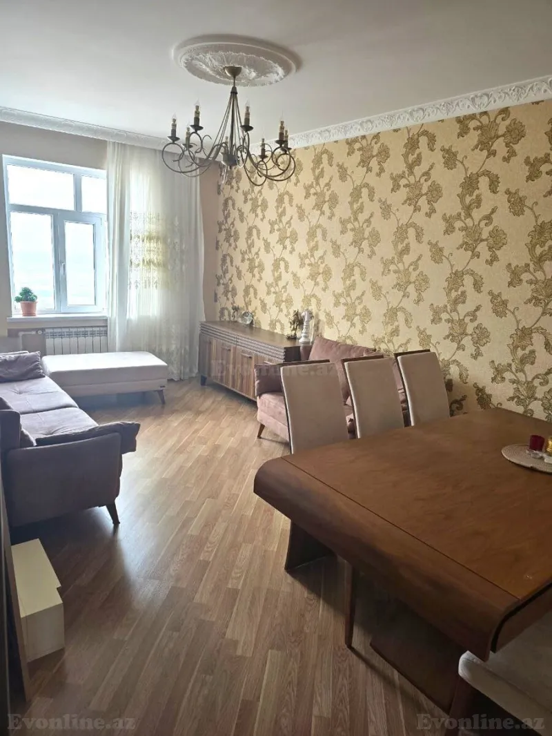 Satılır 4 otaqlı Mənzil Köhnə tikili 105 m² Suraxanı r.