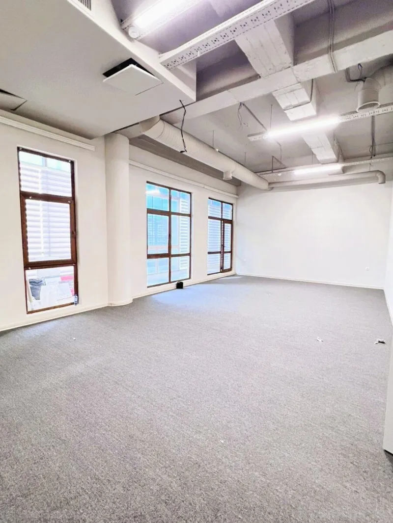 4 otaqlı Ofis 160 m² 28 May m. Kirayə verilir