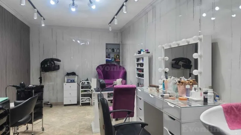 Obyekt 160 m² Elmlər Akademiyası m. Satılır